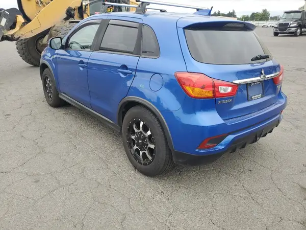 JA4AR3AW8JZ035441 2018 MITSUBISHI OUTLANDER - Image 2