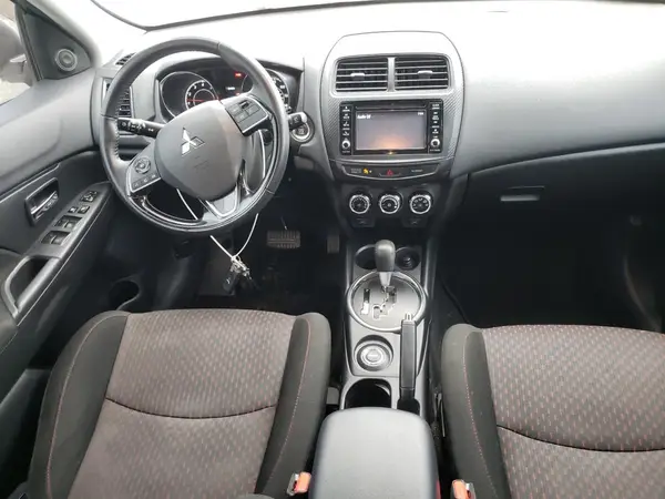 JA4AR3AW9HZ020781 2017 MITSUBISHI OUTLANDER - Image 8