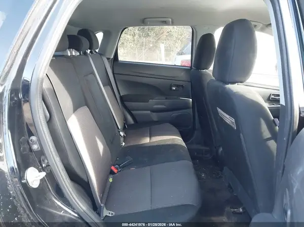 JA4AR3AW9HZ031229 2017 MITSUBISHI OUTLANDER - Image 8
