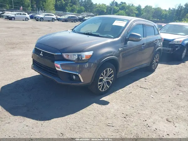 JA4AR3AW9HZ040626 2017 MITSUBISHI OUTLANDER - Image 2
