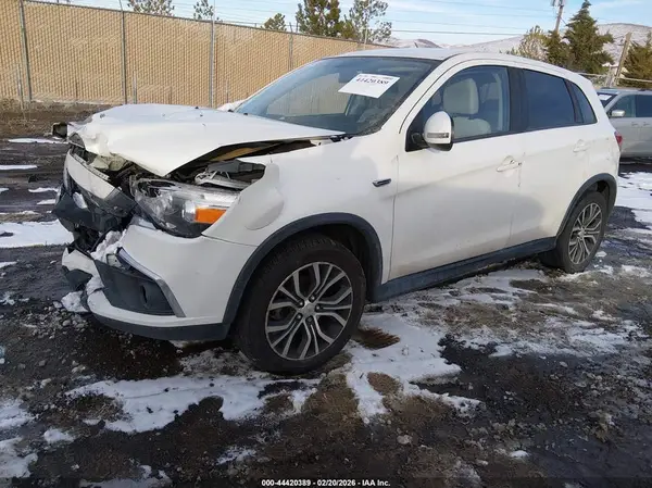 JA4AR3AW9HZ062836 2017 MITSUBISHI OUTLANDER - Image 2