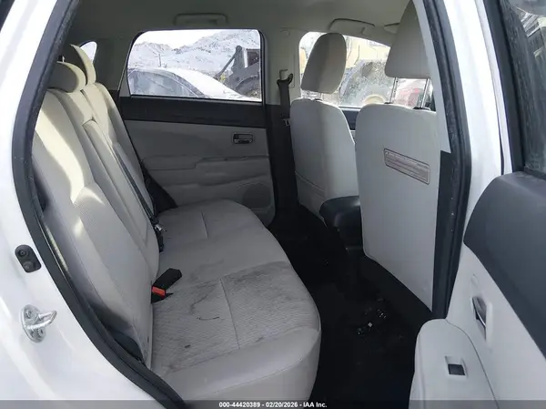 JA4AR3AW9HZ062836 2017 MITSUBISHI OUTLANDER - Image 8