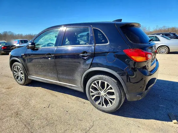 JA4AR3AW9HZ065879 2017 MITSUBISHI OUTLANDER - Image 2