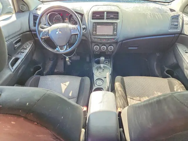 JA4AR3AW9HZ065879 2017 MITSUBISHI OUTLANDER - Image 8
