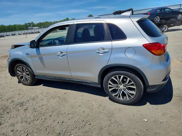 JA4AR3AW9JU001070 2018 MITSUBISHI OUTLANDER - Image 2