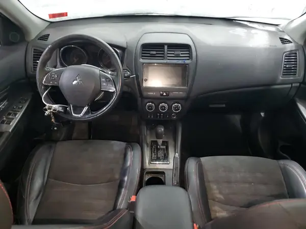 JA4AR3AW9JU001165 2018 MITSUBISHI OUTLANDER - Image 8