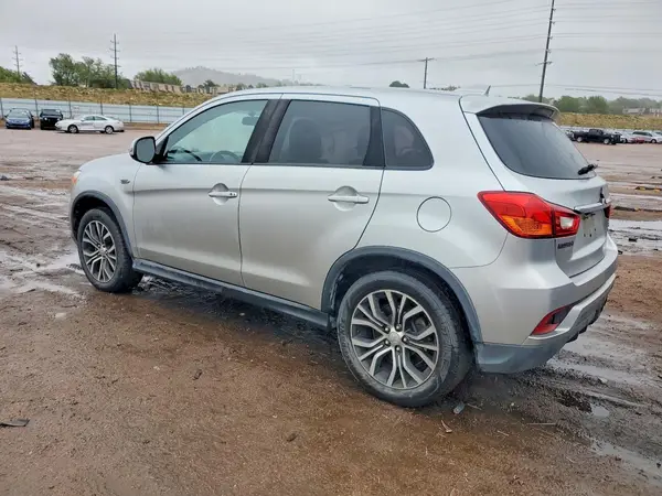 JA4AR3AW9JU001490 2018 MITSUBISHI OUTLANDER - Image 2
