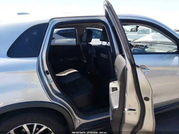 JA4AR3AW9JU001618 2018 MITSUBISHI OUTLANDER - Image 8