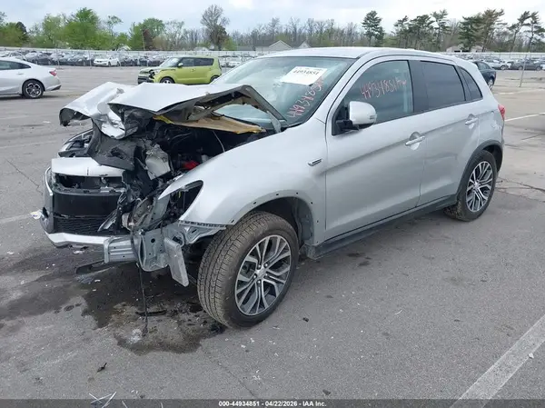 JA4AR3AW9JU013154 2018 MITSUBISHI OUTLANDER - Image 2