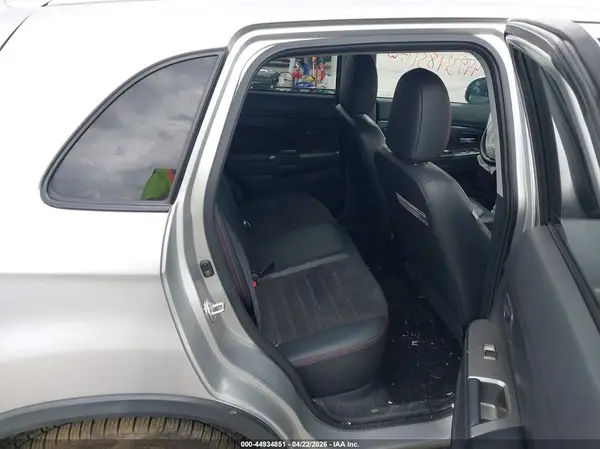 JA4AR3AW9JU013154 2018 MITSUBISHI OUTLANDER - Image 8