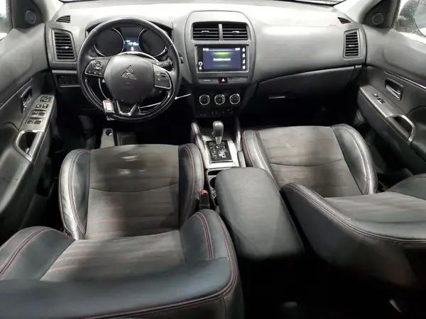 JA4AR3AW9JU013204 2018 MITSUBISHI OUTLANDER - Image 8