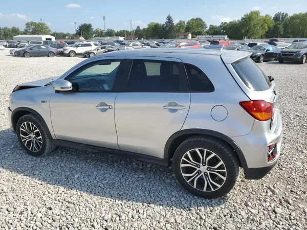 JA4AR3AW9JU015521 2018 MITSUBISHI OUTLANDER - Image 2