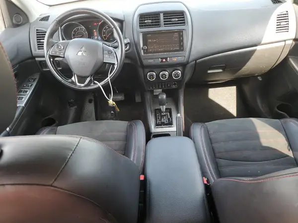 JA4AR3AW9JU015521 2018 MITSUBISHI OUTLANDER - Image 8