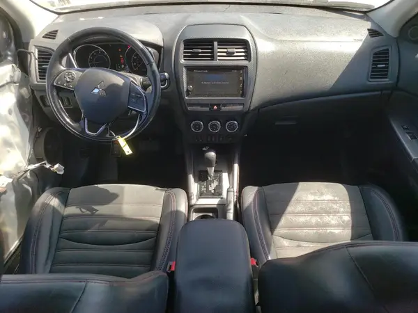 JA4AR3AW9JU025059 2018 MITSUBISHI OUTLANDER - Image 8