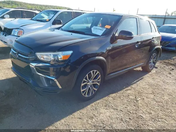 JA4AR3AW9JZ035545 2018 MITSUBISHI OUTLANDER - Image 2