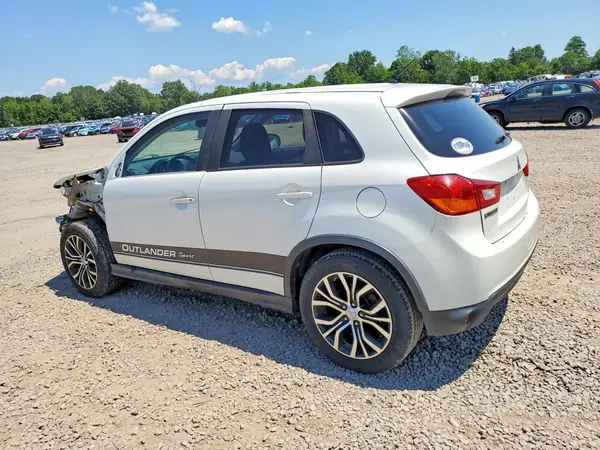 JA4AR3AWXGZ035479 2016 MITSUBISHI OUTLANDER - Image 2