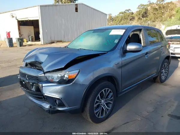 JA4AR3AWXHZ019008 2017 MITSUBISHI OUTLANDER - Image 2