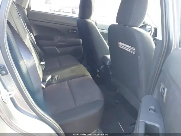 JA4AR3AWXHZ019008 2017 MITSUBISHI OUTLANDER - Image 8