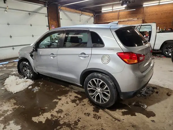 JA4AR3AWXHZ022071 2017 MITSUBISHI OUTLANDER - Image 2