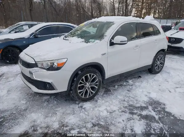 JA4AR3AWXHZ022278 2017 MITSUBISHI OUTLANDER - Image 2