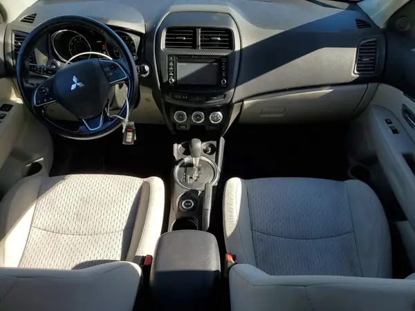 JA4AR3AWXHZ045723 2017 MITSUBISHI OUTLANDER - Image 8