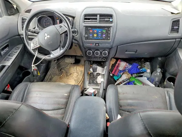 JA4AR3AWXJU001661 2018 MITSUBISHI OUTLANDER - Image 8