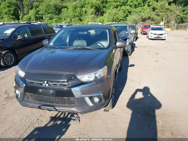 JA4AR3AWXJU011946 2018 MITSUBISHI OUTLANDER - Image 2