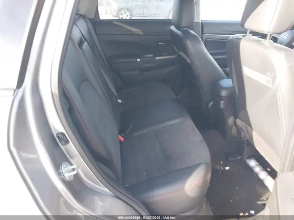 JA4AR3AWXJU013258 2018 MITSUBISHI OUTLANDER - Image 8
