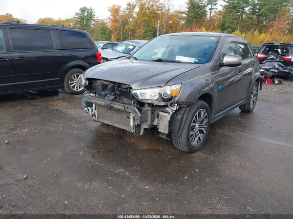 JA4AR3AWXJU013471 2018 MITSUBISHI OUTLANDER - Image 2