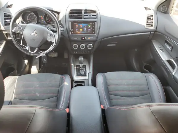 JA4AR3AWXJU015947 2018 MITSUBISHI OUTLANDER - Image 8