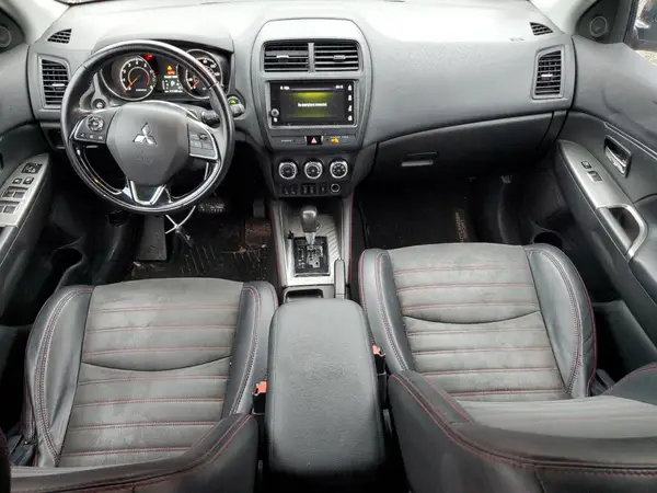 JA4AR3AWXJU018511 2018 MITSUBISHI OUTLANDER - Image 8