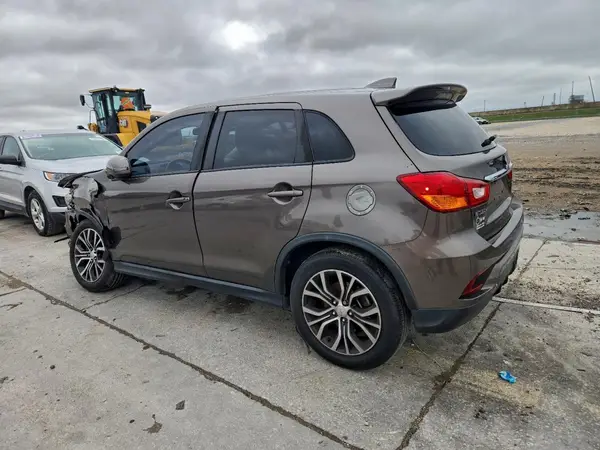 JA4AR3AWXJU022848 2018 MITSUBISHI OUTLANDER - Image 2