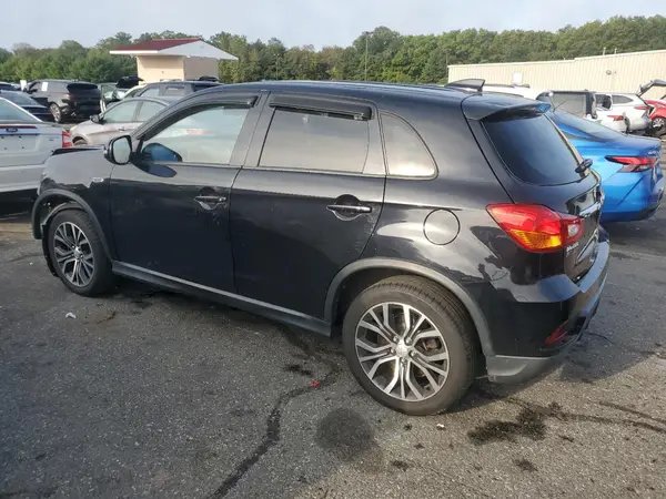 JA4AR3AWXJZ012985 2018 MITSUBISHI OUTLANDER - Image 2