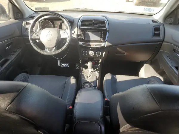 JA4AR4AW0HZ017015 2017 MITSUBISHI OUTLANDER - Image 8