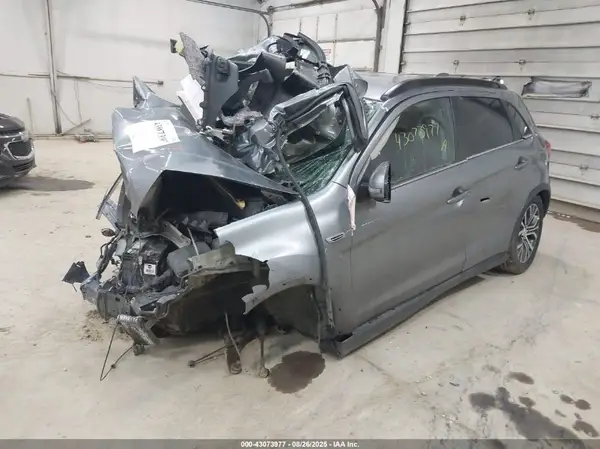 JA4AR4AW0HZ023056 2017 MITSUBISHI OUTLANDER - Image 2