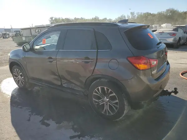 JA4AR4AW0HZ025812 2017 MITSUBISHI OUTLANDER - Image 2