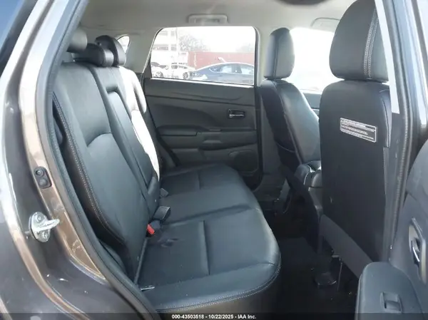JA4AR4AW0HZ042674 2017 MITSUBISHI OUTLANDER - Image 8