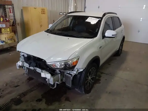 JA4AR4AW0HZ049446 2017 MITSUBISHI OUTLANDER - Image 2