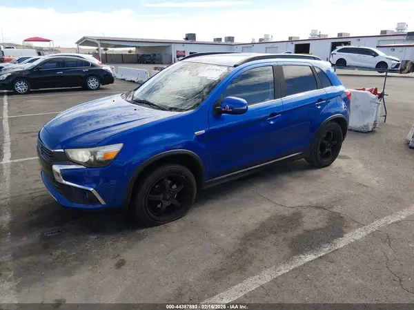 JA4AR4AW0HZ055859 2017 MITSUBISHI OUTLANDER - Image 2
