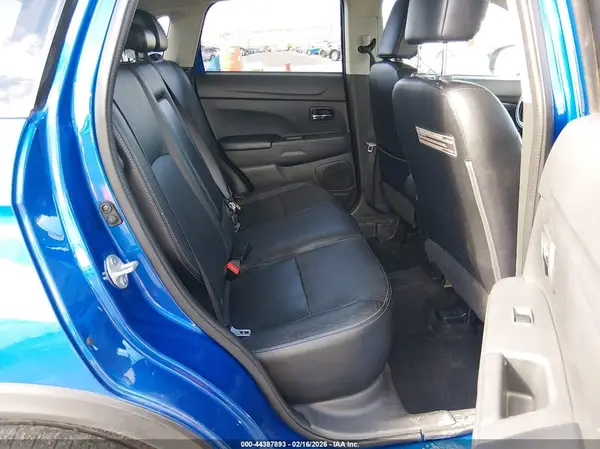 JA4AR4AW0HZ055859 2017 MITSUBISHI OUTLANDER - Image 8
