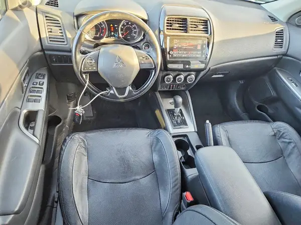 JA4AR4AW0JU002517 2018 MITSUBISHI OUTLANDER - Image 8
