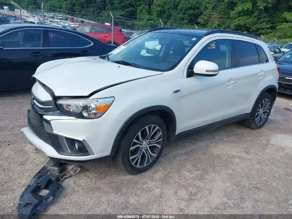 JA4AR4AW0JU010777 2018 MITSUBISHI OUTLANDER - Image 2