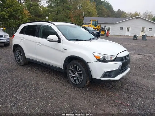 JA4AR4AW1GZ056033 2016 MITSUBISHI OUTLANDER - Image 1