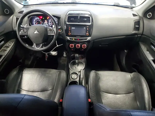 JA4AR4AW1HZ038245 2017 MITSUBISHI OUTLANDER - Image 8