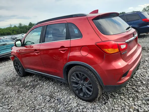 JA4AR4AW1JU000484 2018 MITSUBISHI OUTLANDER - Image 2