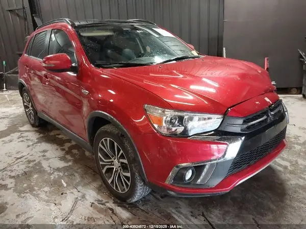 JA4AR4AW1JU021979 2018 MITSUBISHI OUTLANDER - Image 1