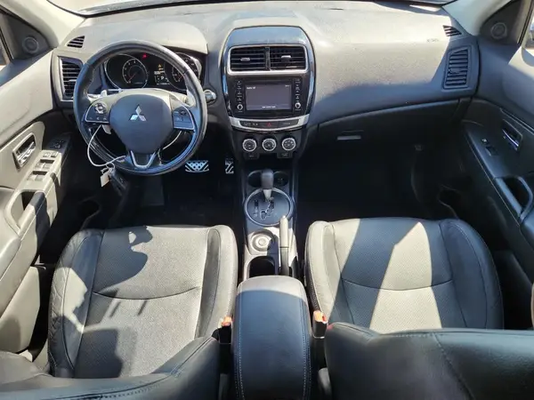 JA4AR4AW2HZ024788 2017 MITSUBISHI OUTLANDER - Image 8