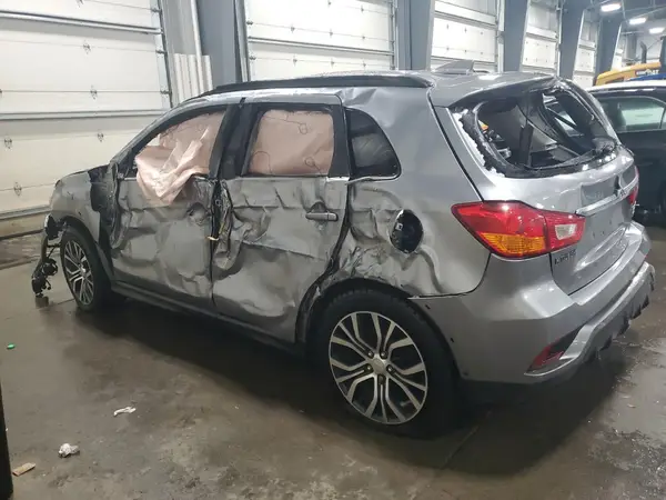 JA4AR4AW2JZ013313 2018 MITSUBISHI OUTLANDER - Image 2