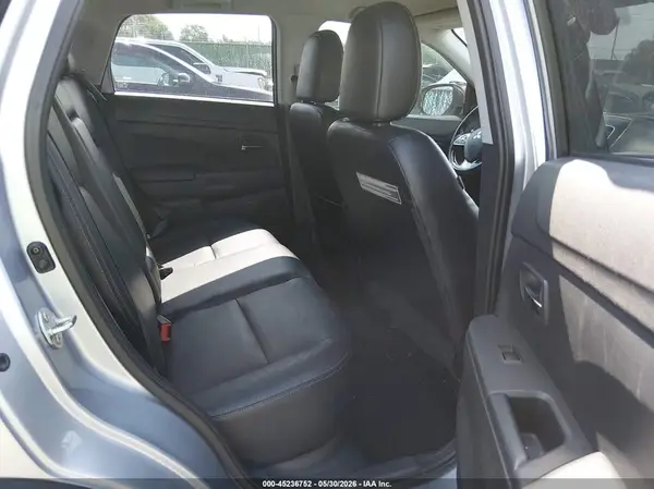 JA4AR4AW3HZ028638 2017 MITSUBISHI OUTLANDER - Image 8