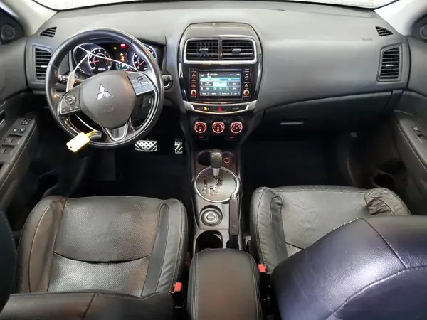 JA4AR4AW3HZ031460 2017 MITSUBISHI OUTLANDER - Image 8